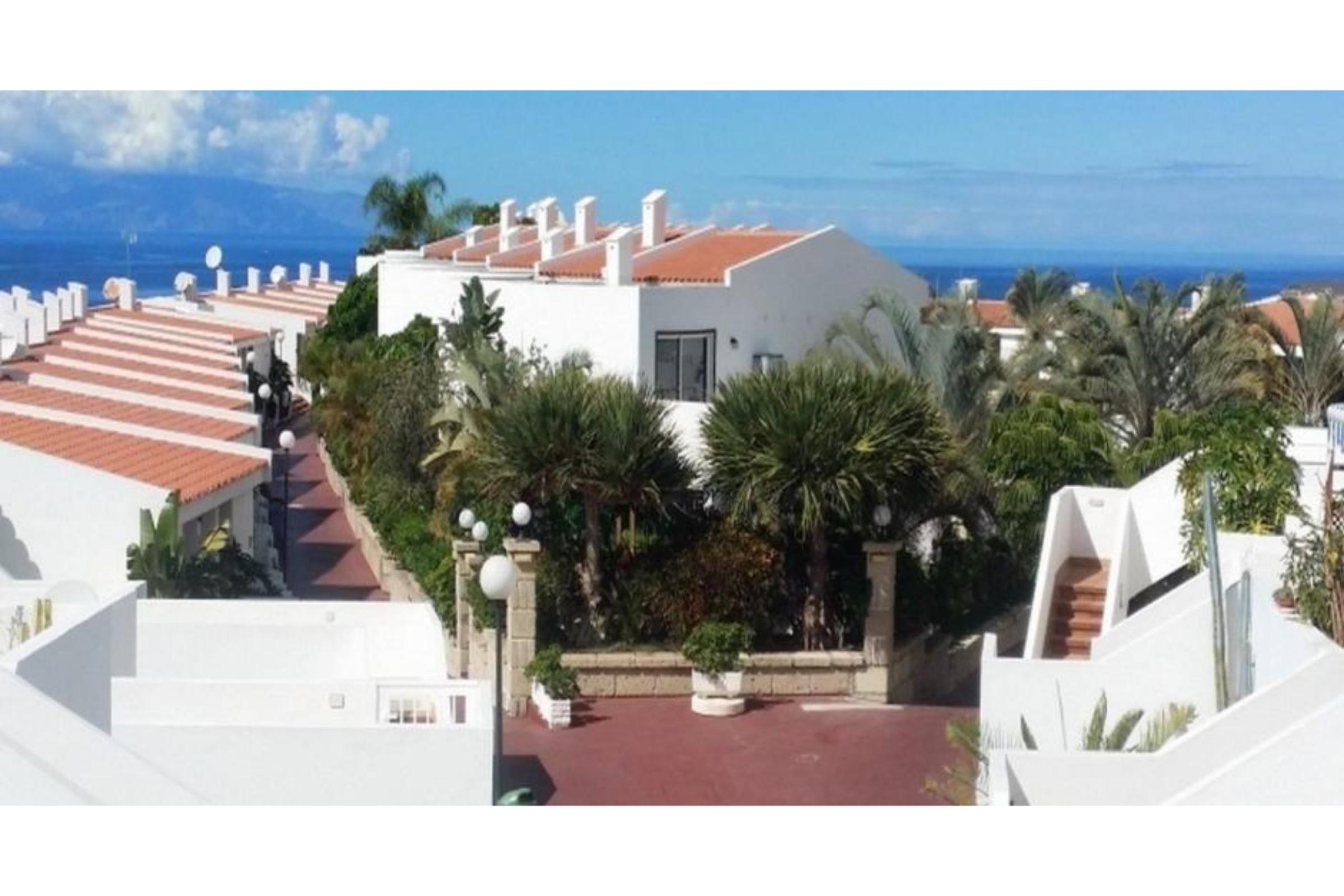 Hotel Malibu Park Адехе Екстериор снимка
