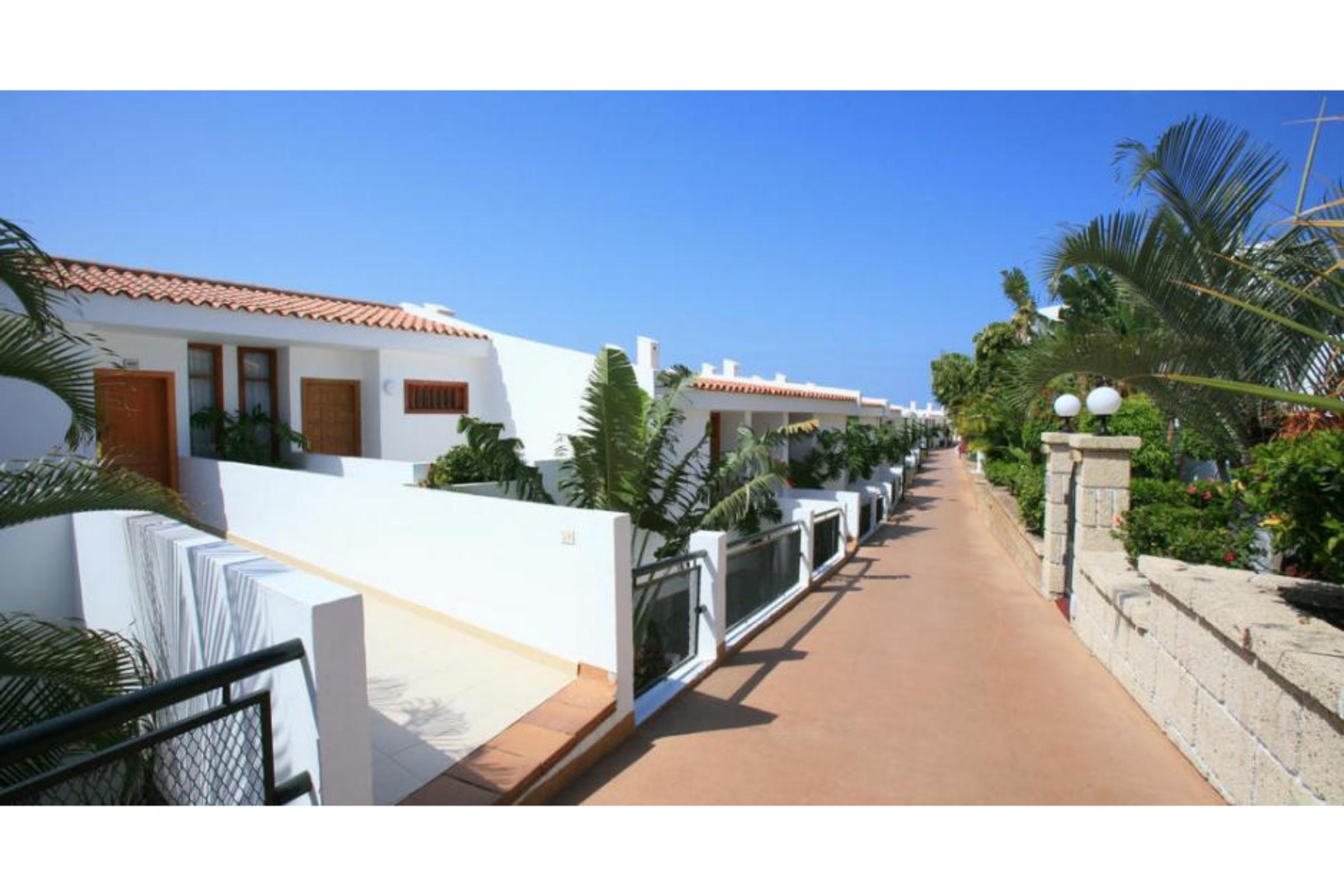 Hotel Malibu Park Адехе Екстериор снимка