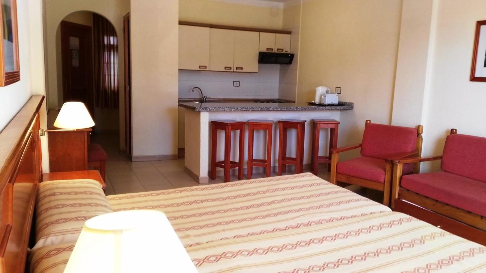 Hotel Malibu Park Адехе Екстериор снимка
