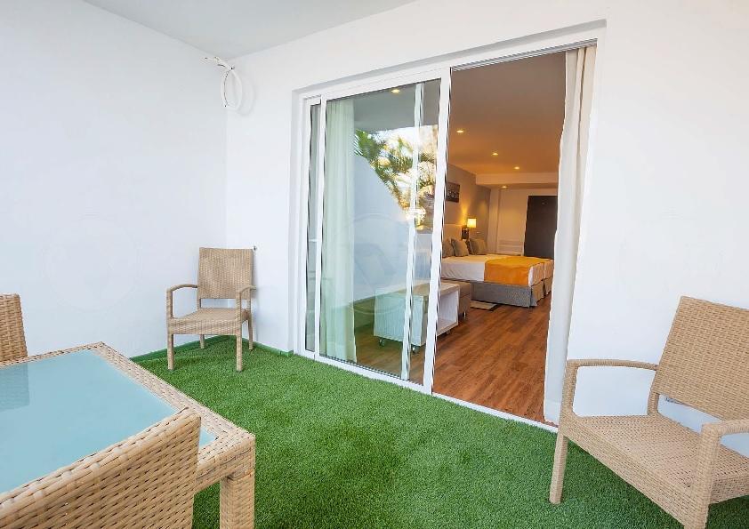 Hotel Malibu Park Адехе Екстериор снимка