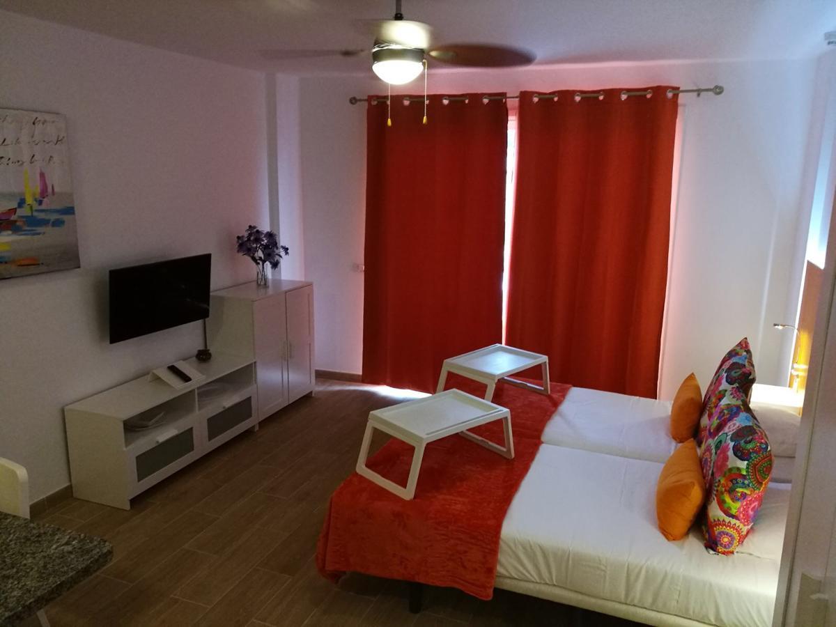 Hotel Malibu Park Адехе Екстериор снимка